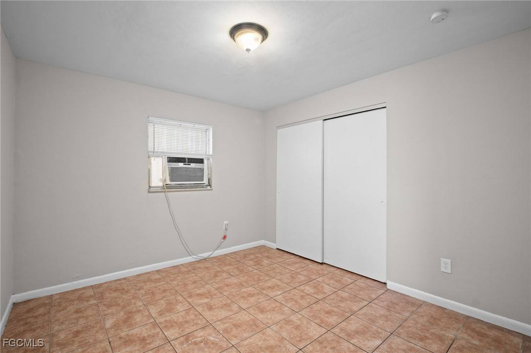 Apartment for rent at 1604 Oak Dr, Fort Myers, FL 33907