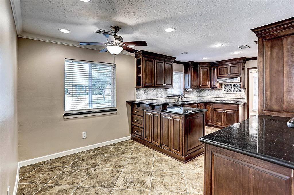Apartment for rent at 6031 Cerritos Dr, Houston, TX 77035