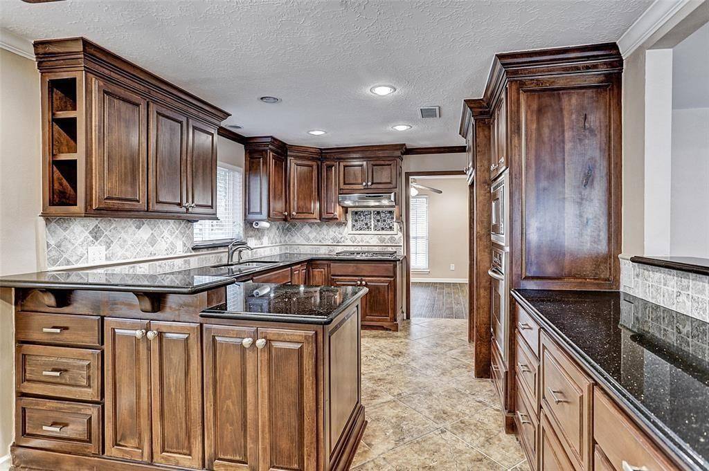 Apartment for rent at 6031 Cerritos Dr, Houston, TX 77035