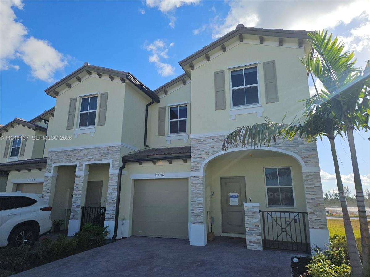 Townhouse for rent at 2530 SE 29th St, Homestead, FL 33035
