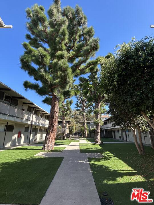 Apartment for rent at 11133 Rose Ave #4, Los Angeles, CA 90034