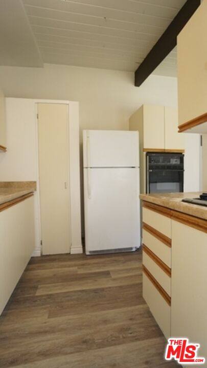 Apartment for rent at 11133 Rose Ave #4, Los Angeles, CA 90034