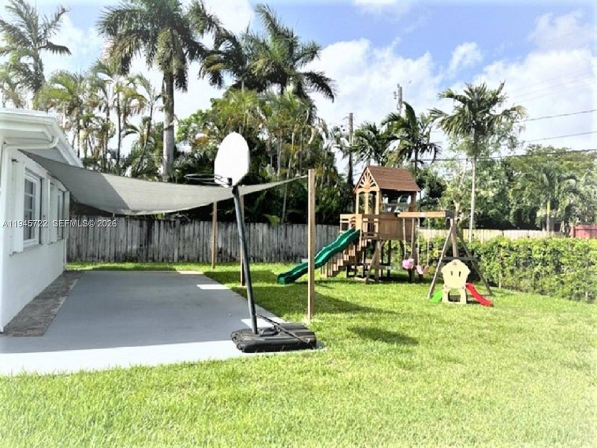 Apartment for rent at 1807 N 40th Ave, Hollywood, FL 33021