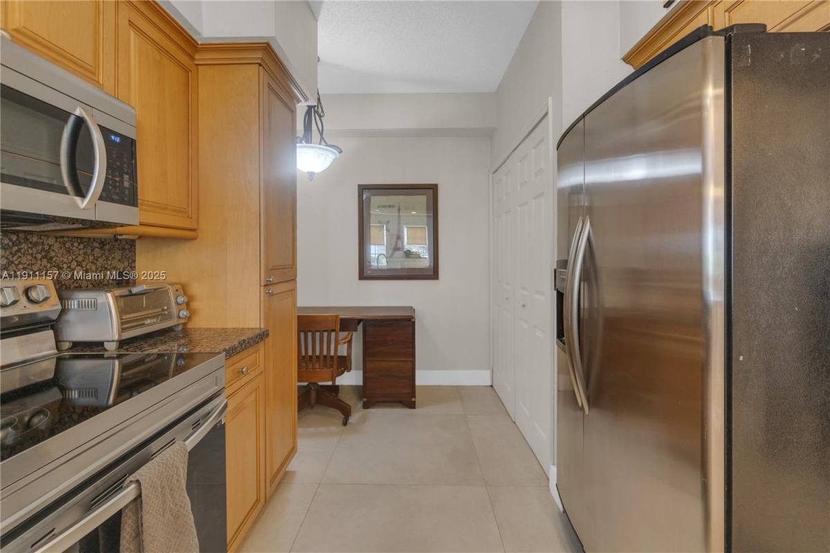 Apartment for rent at 3235 NE 184th St #11103, North Miami Beach, FL 33160