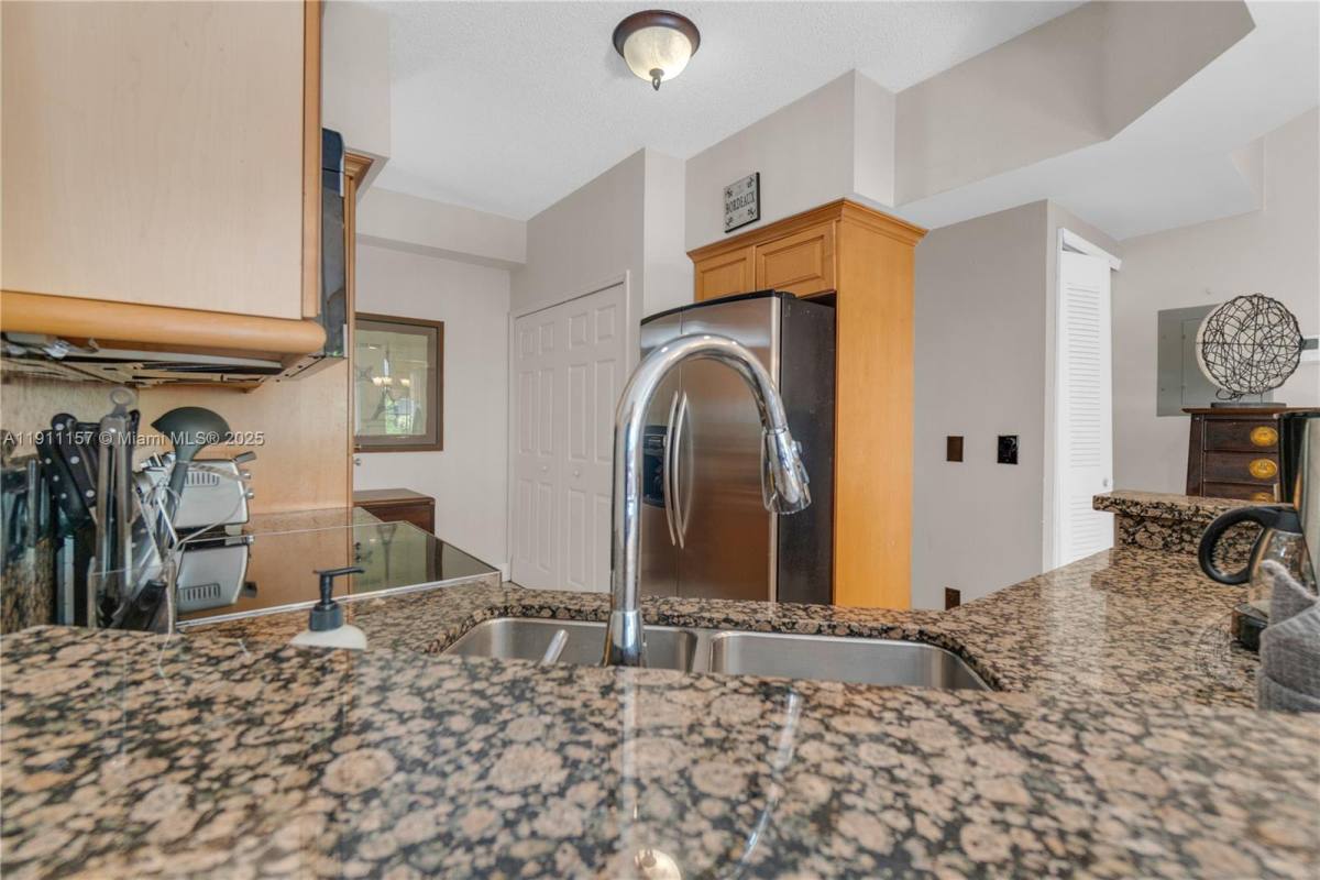 Apartment for rent at 3235 NE 184th St #11103, North Miami Beach, FL 33160