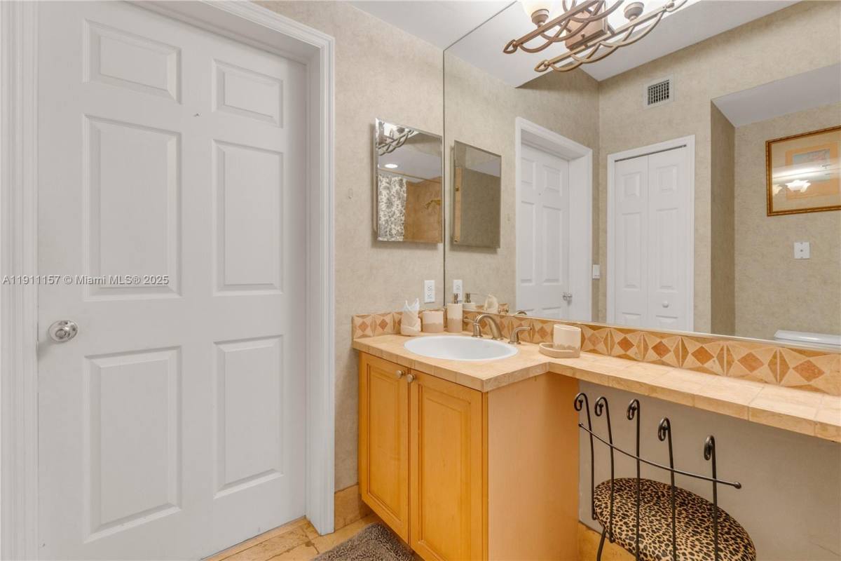 Apartment for rent at 3235 NE 184th St #11103, North Miami Beach, FL 33160