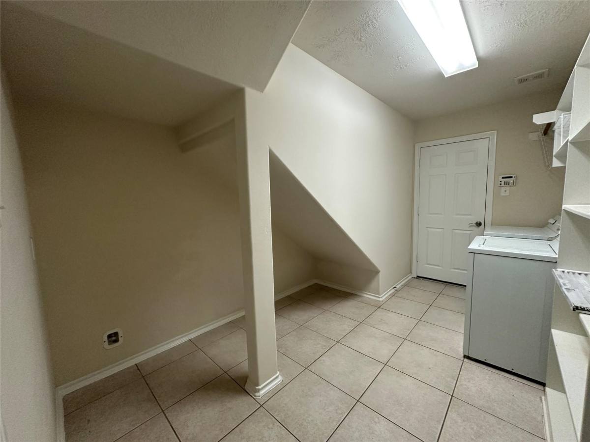 Apartment for rent at 21312 Terreton Springs Dr, Porter, TX 77365