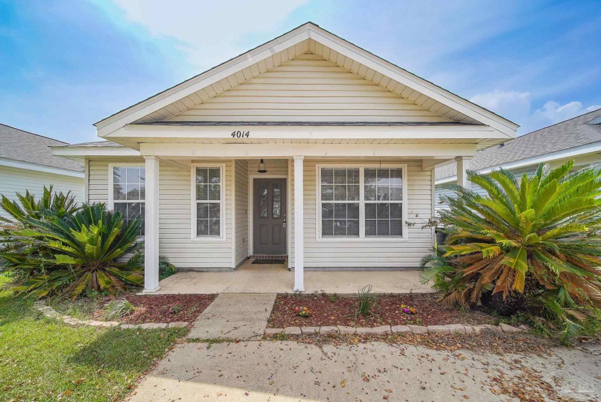 Apartment for rent at 4014 Glenway Dr, Pensacola, FL 32526