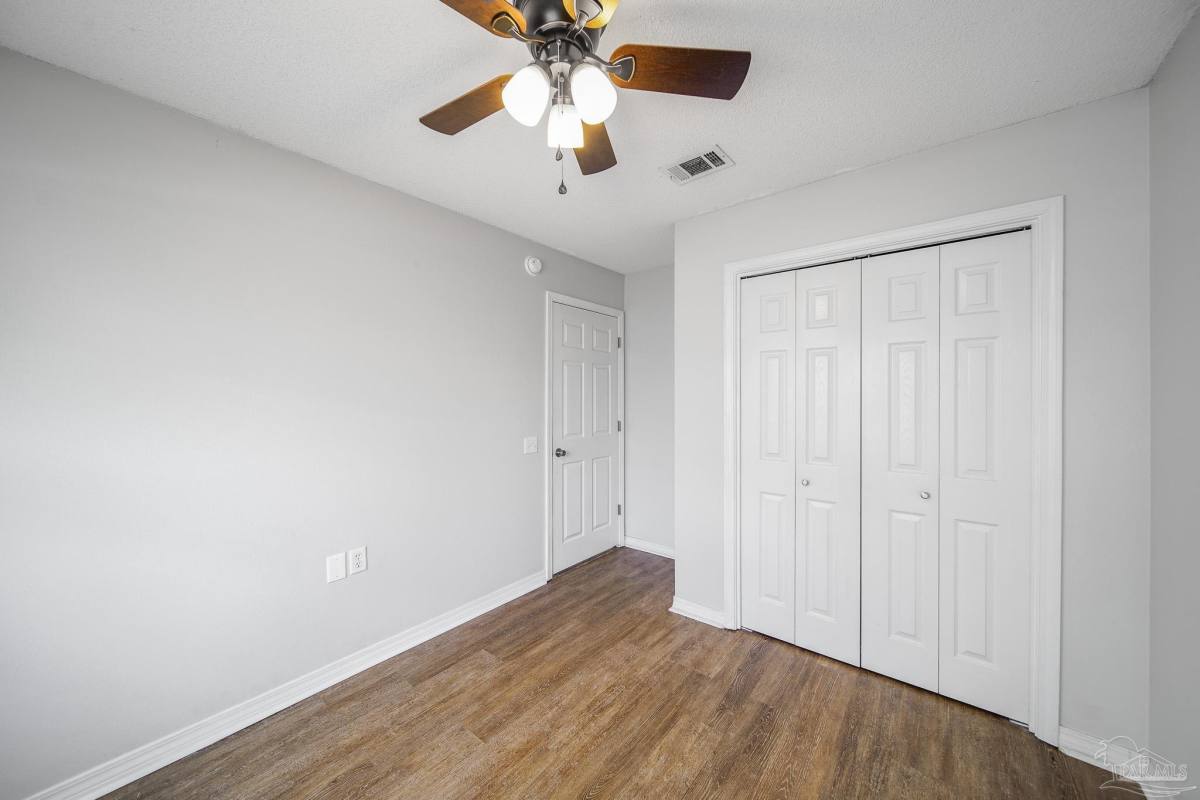 Apartment for rent at 4014 Glenway Dr, Pensacola, FL 32526