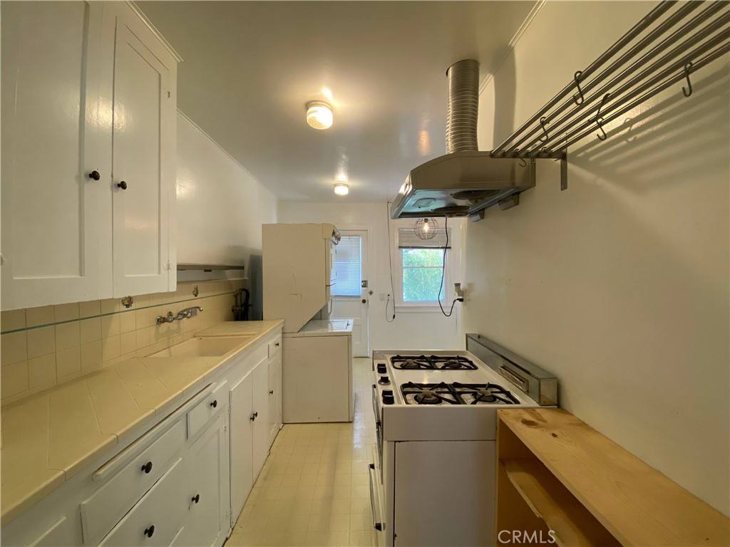 Apartment for rent at 1714 Gillette Crescent #1714C, South Pasadena, CA 91030