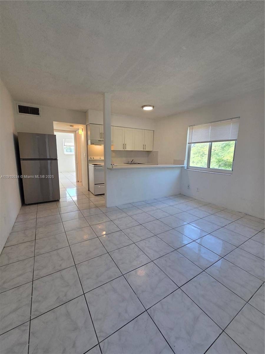Apartment for rent at 1400 N 17th Ave #16, Hollywood, FL 33020