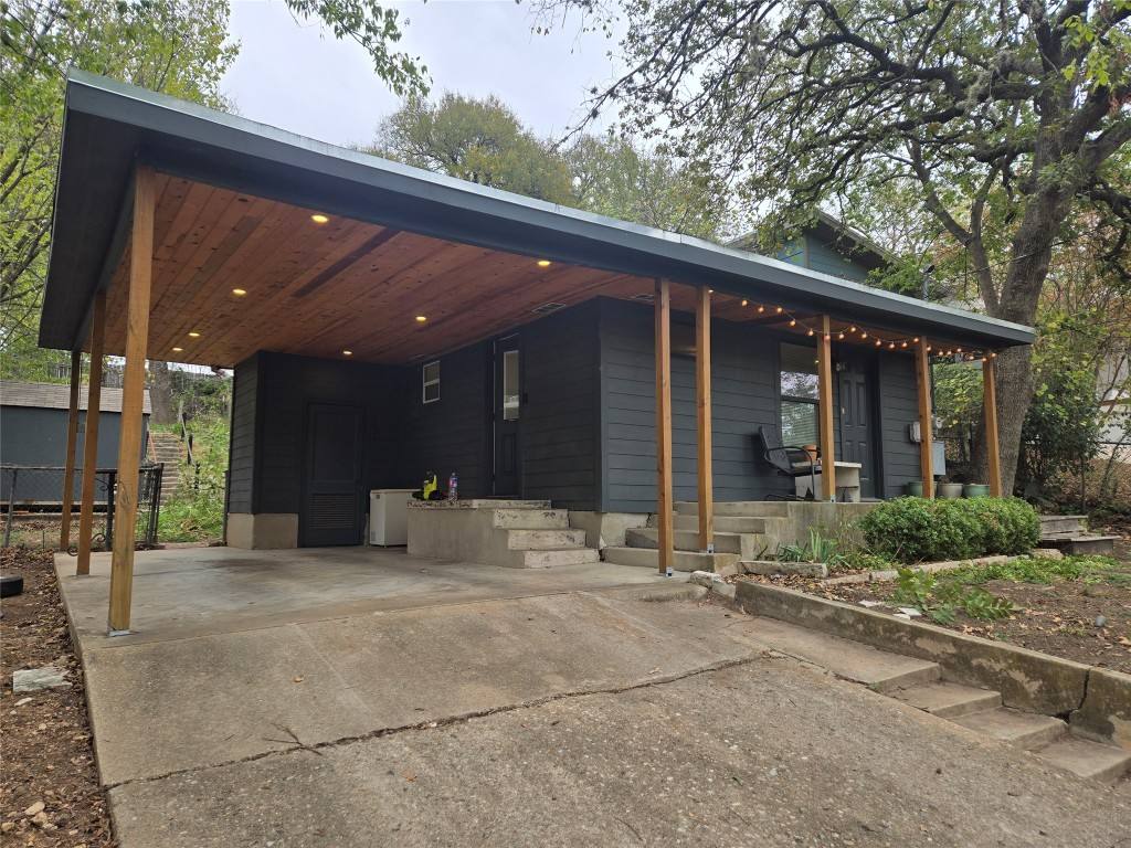 Apartment for rent at 1307 Deloney St, Austin, TX 78721