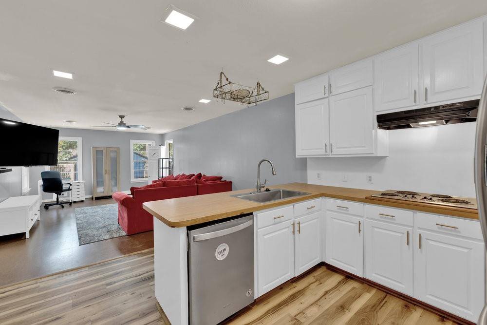 Apartment for rent at 2716 Wayside Ave, Fort Worth, TX 76110