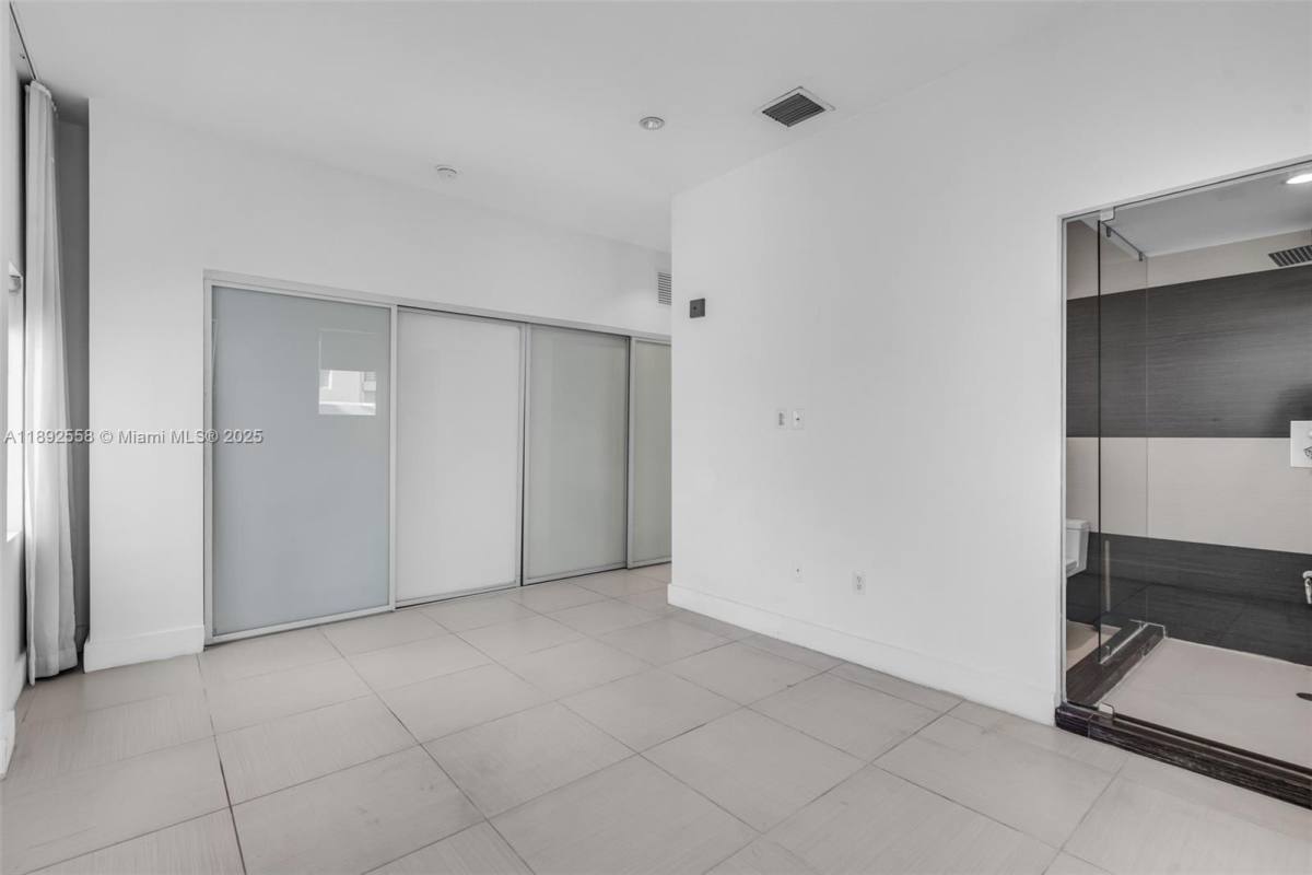 Apartment for rent at 229 8th St #229C, Miami Beach, FL 33139