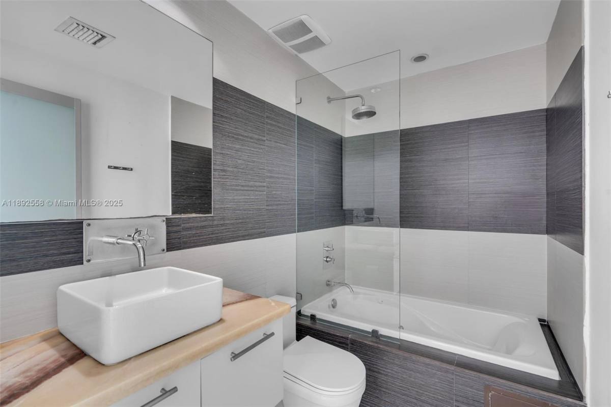 Apartment for rent at 229 8th St #229C, Miami Beach, FL 33139