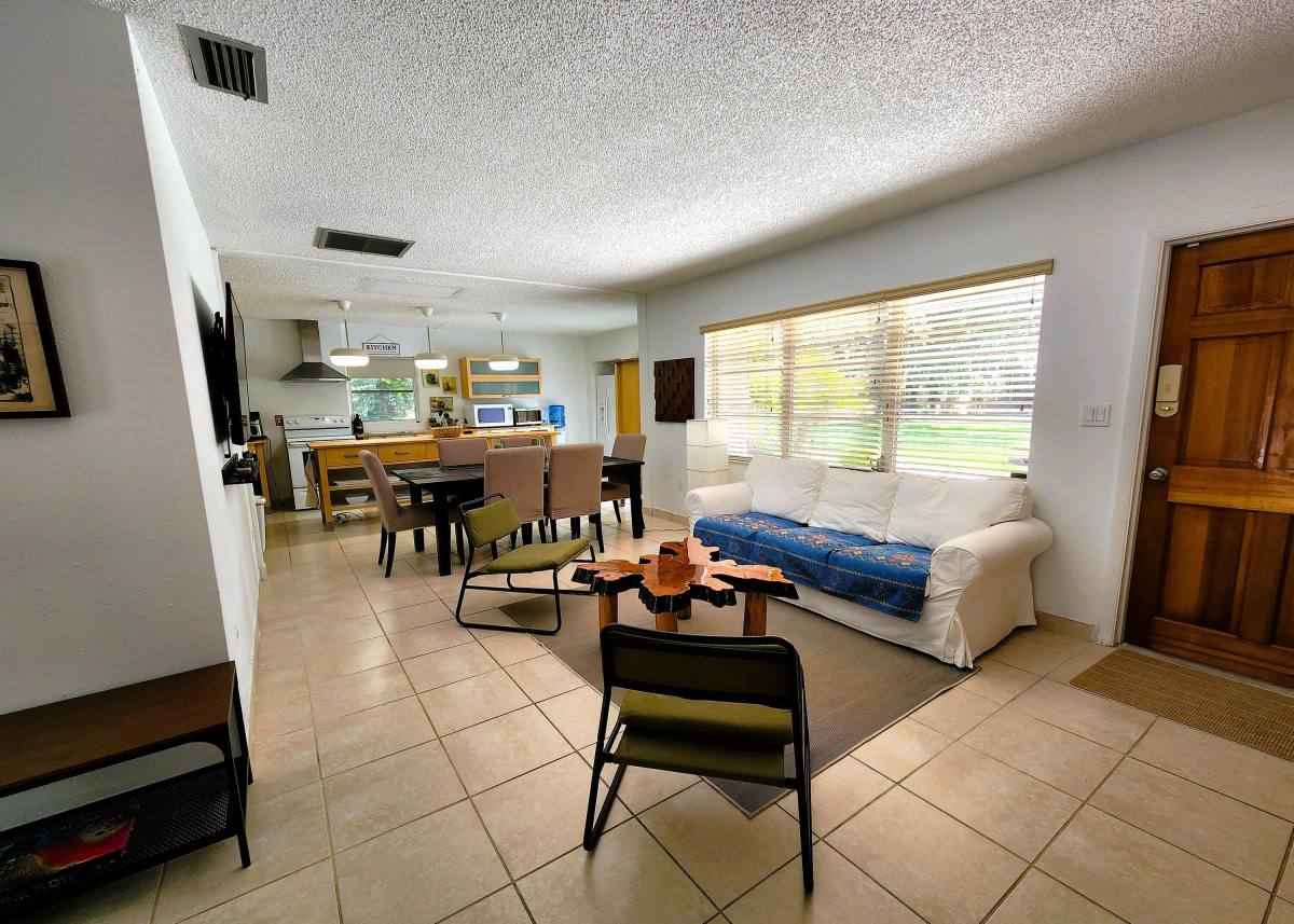 Apartment for rent at 1018 Lake Josephine Dr, Sebring, FL 33875