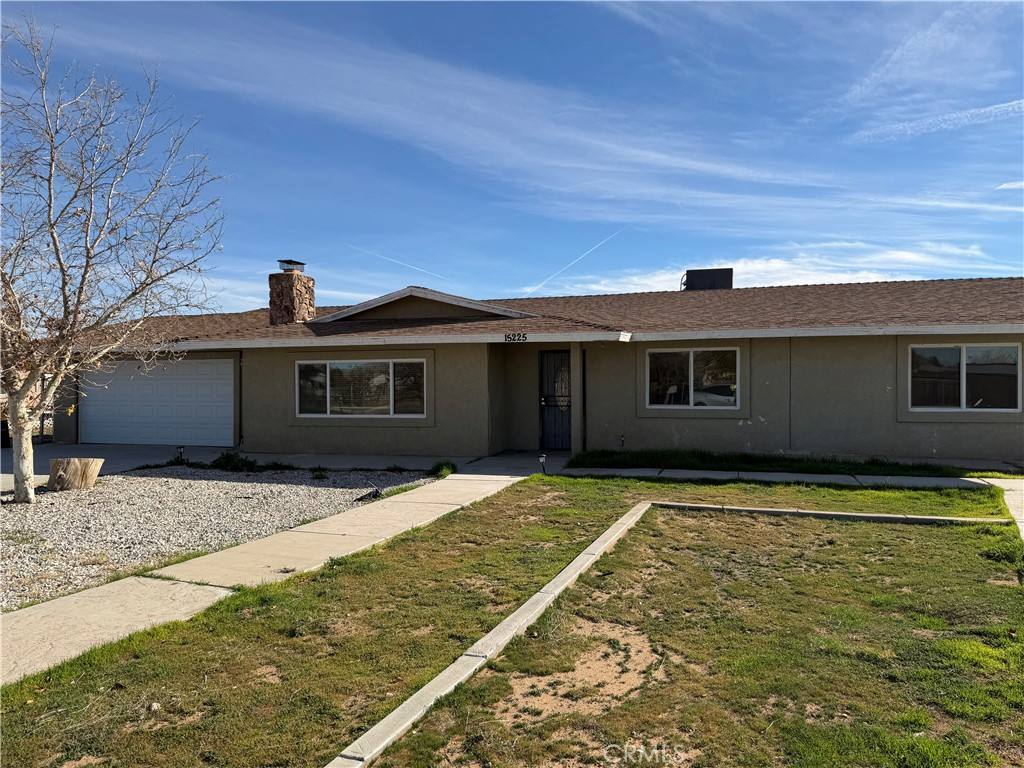 Apartment for rent at 15225 Ramona Rd, Apple Valley, CA 92307