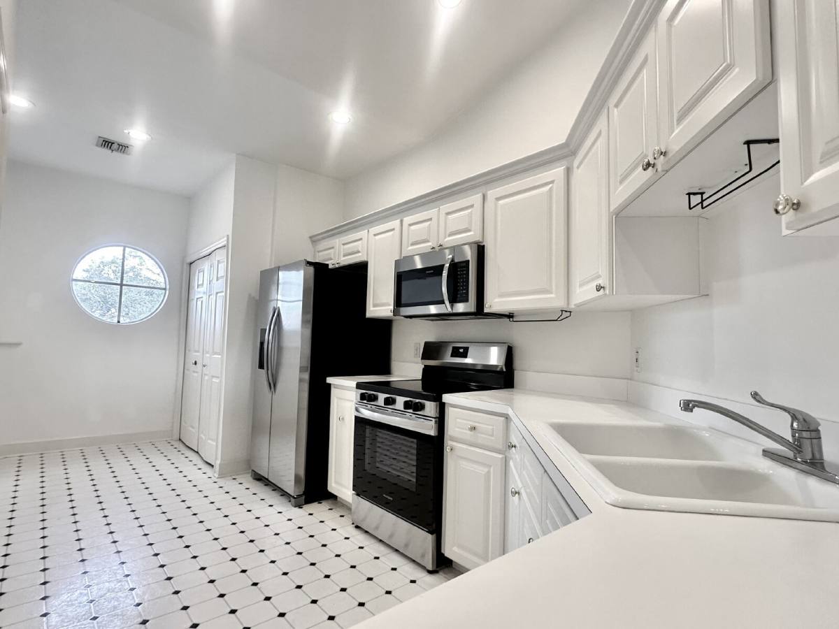Condo for rent at 447 Enclave Place, Lakeland, FL 33803