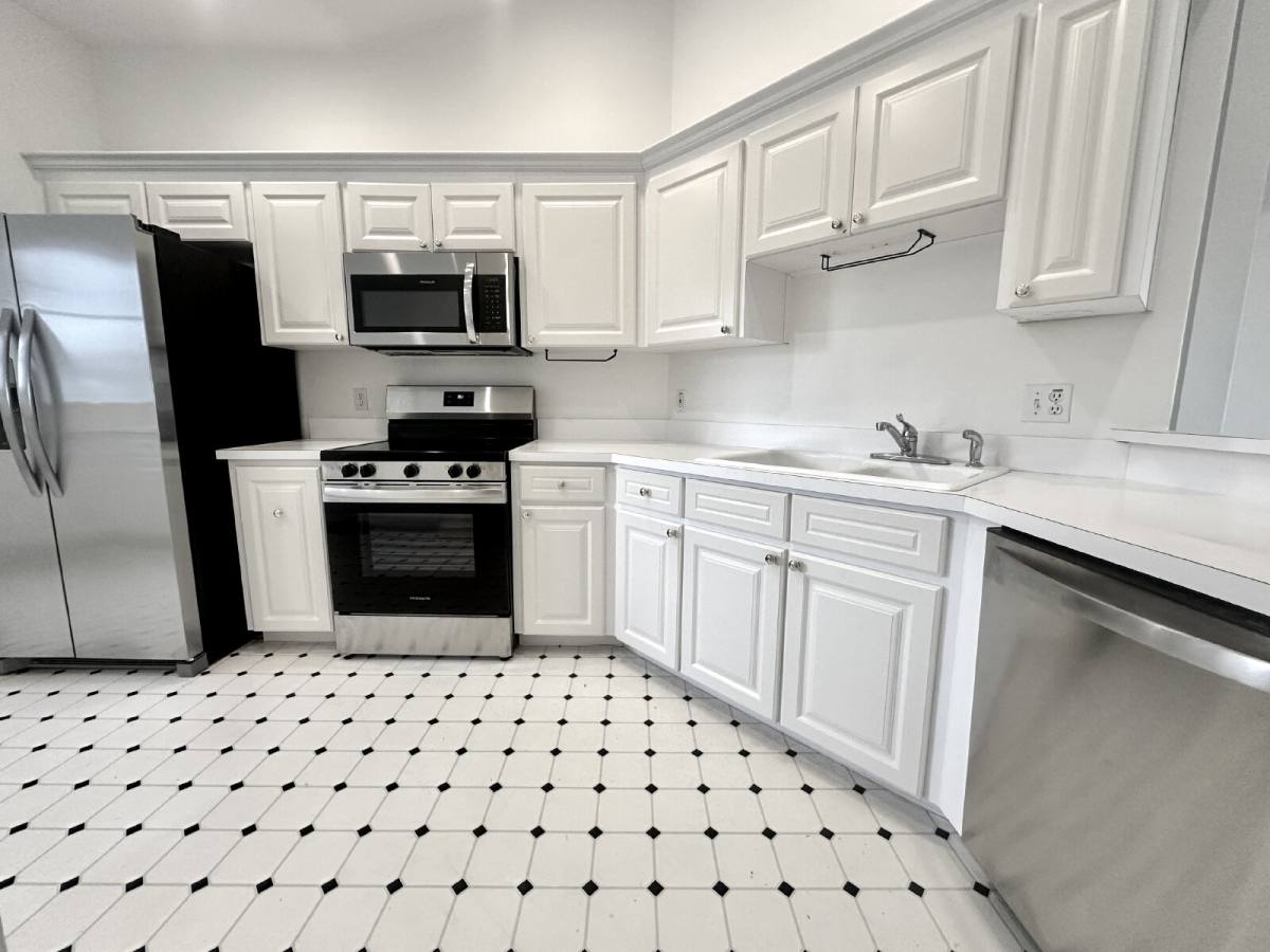 Condo for rent at 447 Enclave Place, Lakeland, FL 33803