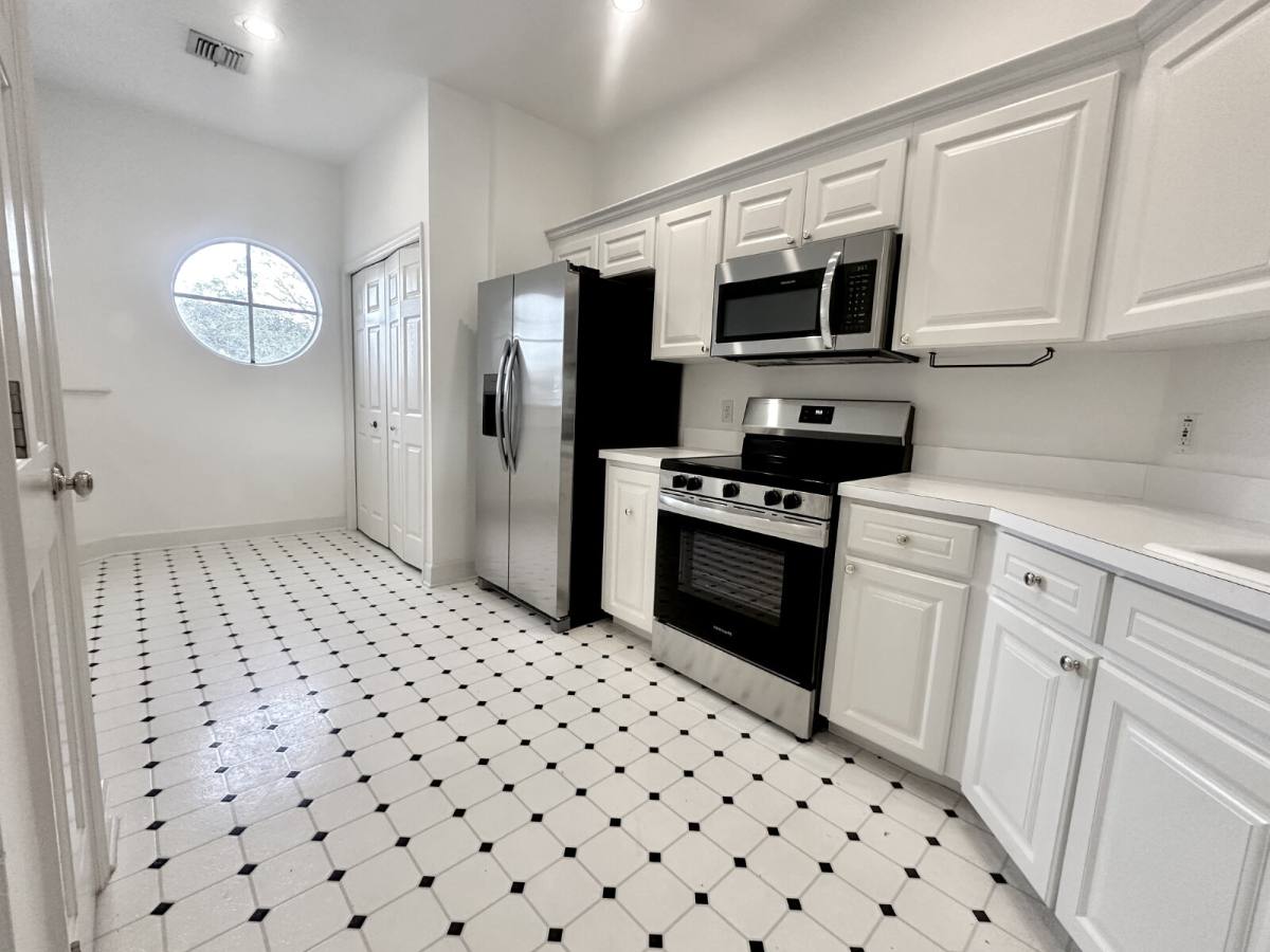 Condo for rent at 447 Enclave Place, Lakeland, FL 33803