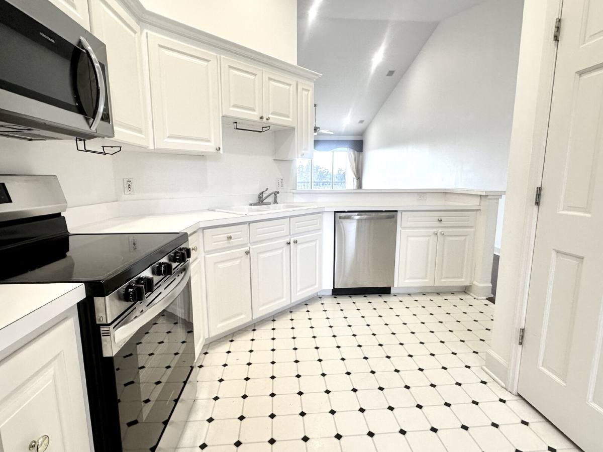 Condo for rent at 447 Enclave Place, Lakeland, FL 33803