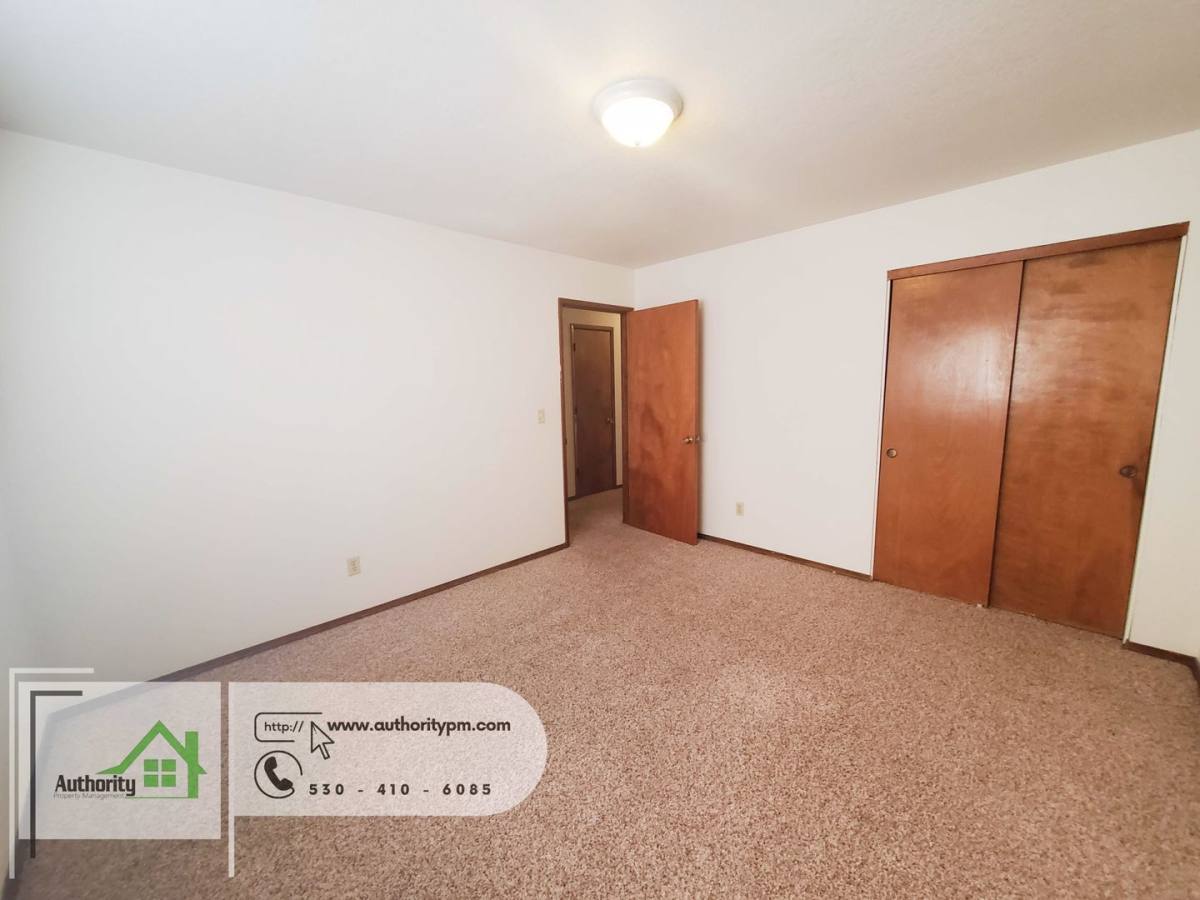 House for rent at 3996 Morningsun Dr, Redding, CA 96002