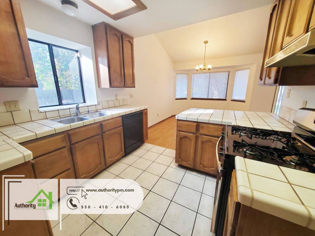 House for rent at 3996 Morningsun Dr, Redding, CA 96002