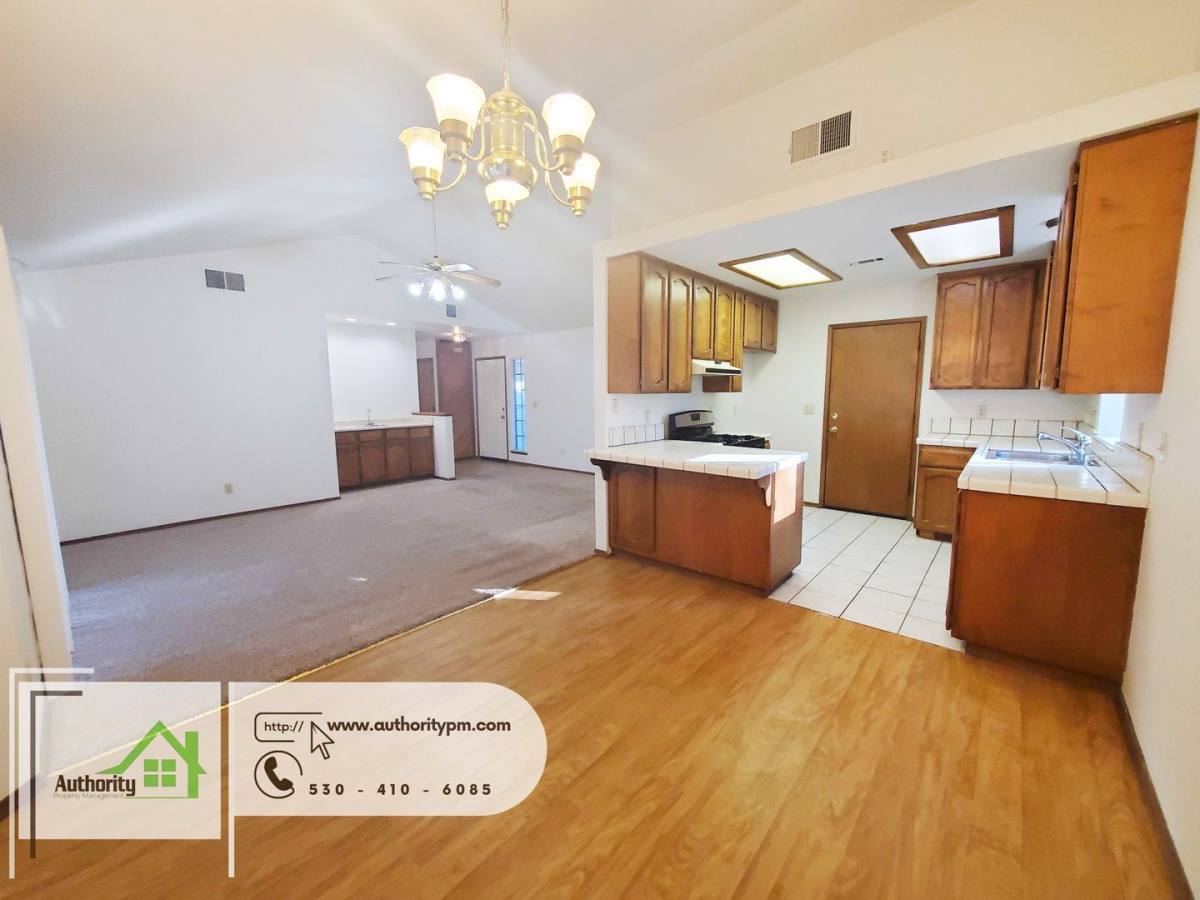 House for rent at 3996 Morningsun Dr, Redding, CA 96002