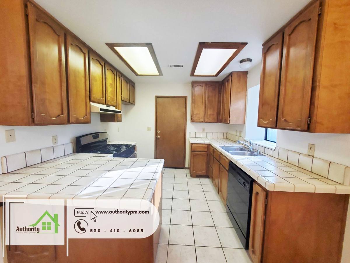 House for rent at 3996 Morningsun Dr, Redding, CA 96002