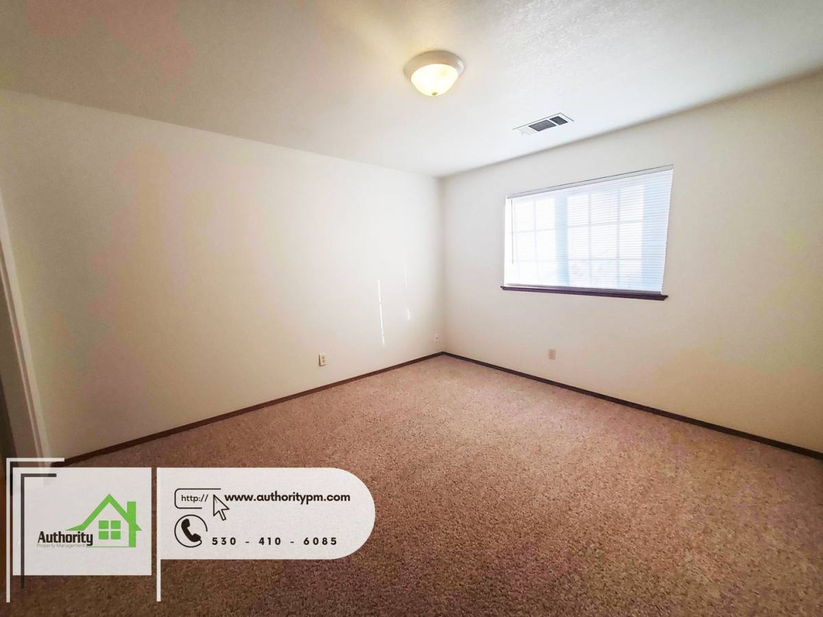 House for rent at 3996 Morningsun Dr, Redding, CA 96002