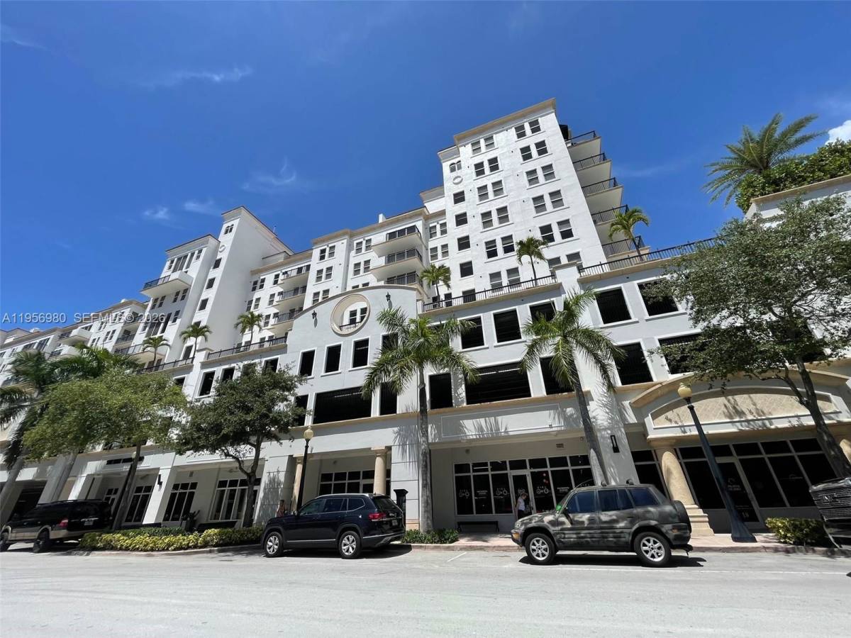 Apartment for rent at 4100 Salzedo St, Miami, FL 33146