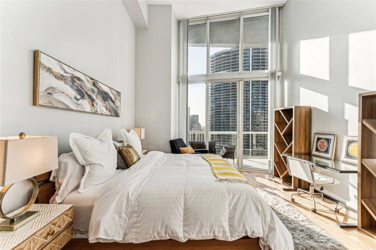 Apartment for rent at 465 Brickell Ave, Miami, FL 33131