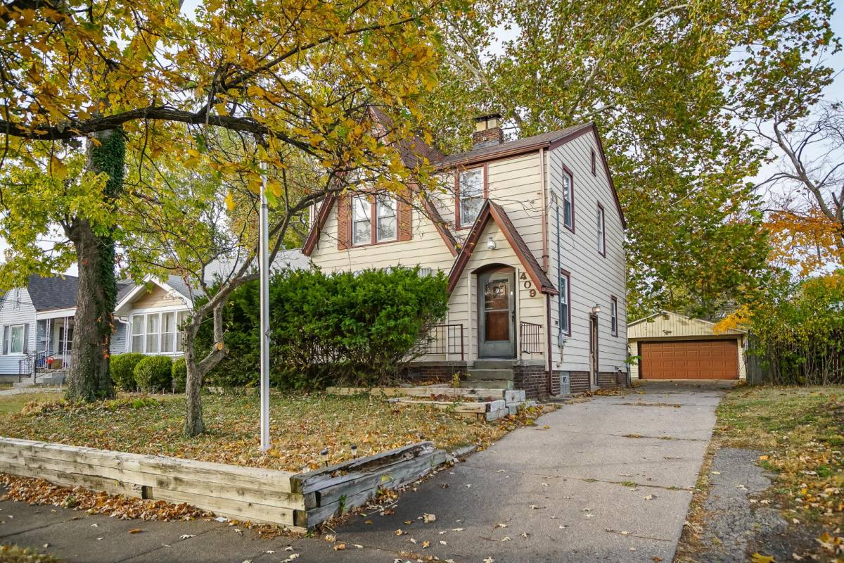 409 E Melbourne Ave, Peoria, IL 61603 - House For Rent - Image 1