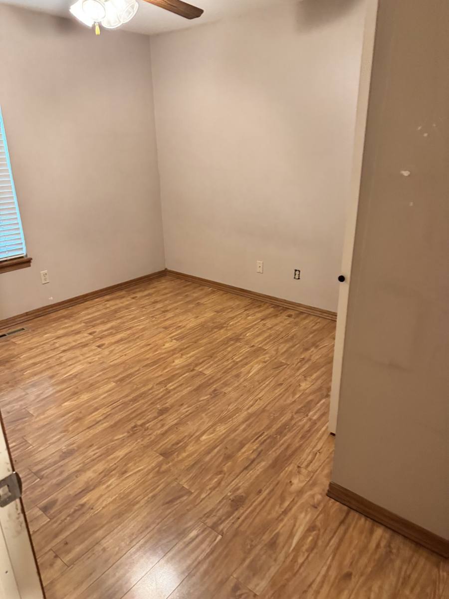 Townhouse for rent at 1203 S Smelter St, Pittsburg, KS 66762