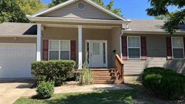 Townhouse for rent at 1203 S Smelter St, Pittsburg, KS 66762