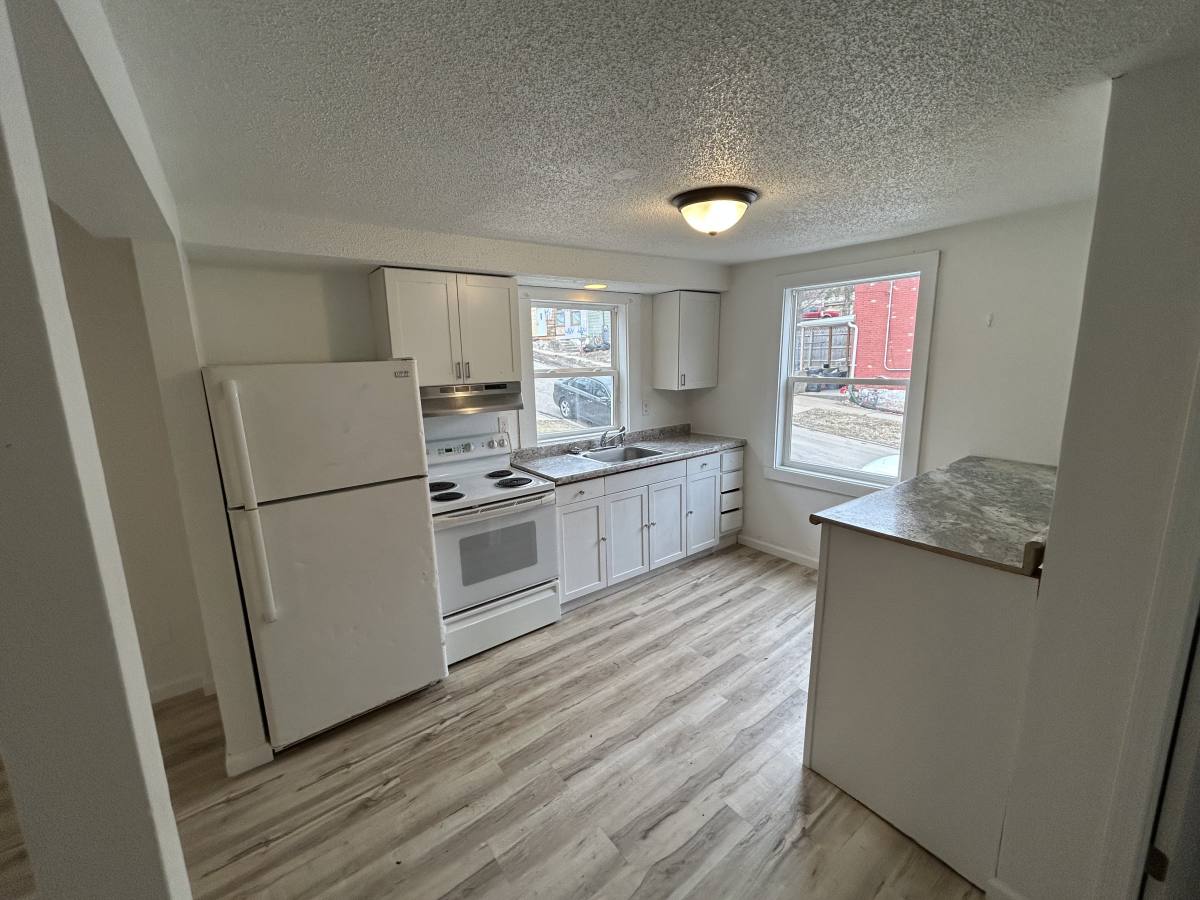 Apartment for rent at 650 University Ave #2, Dubuque, IA 52001