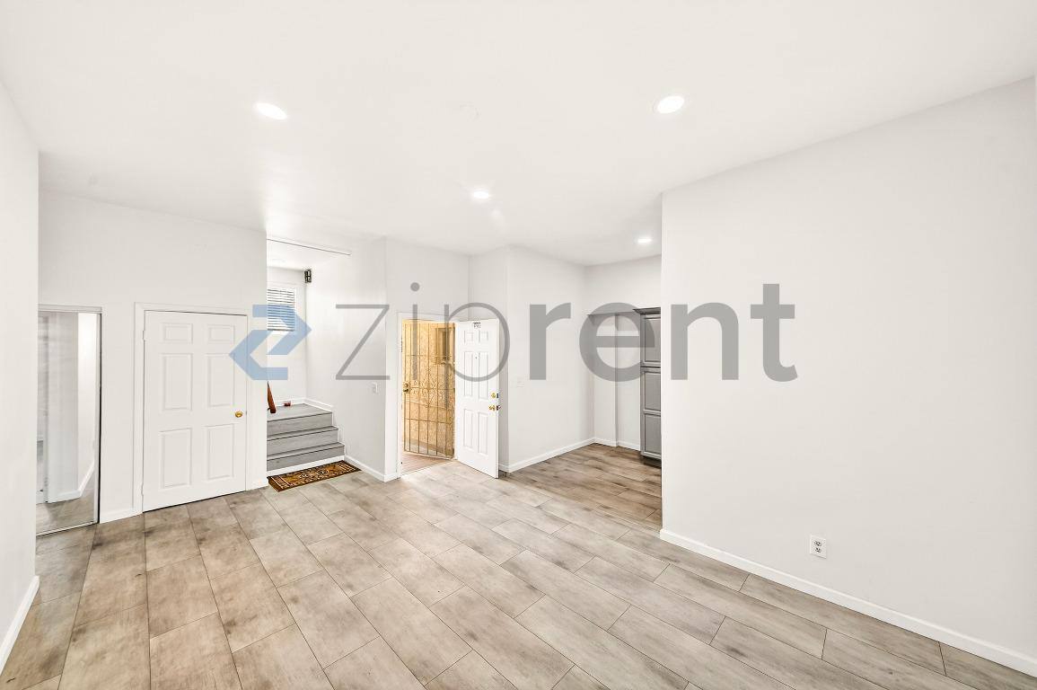 House for rent at 1122 Southkingsley Dr, Los Angeles, CA 90006