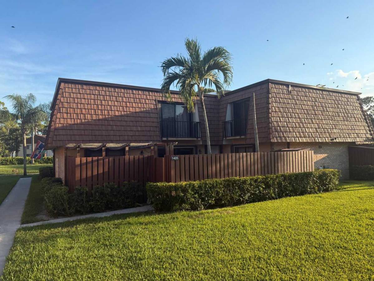 1405 14th Lane, Lake Worth, FL 33463