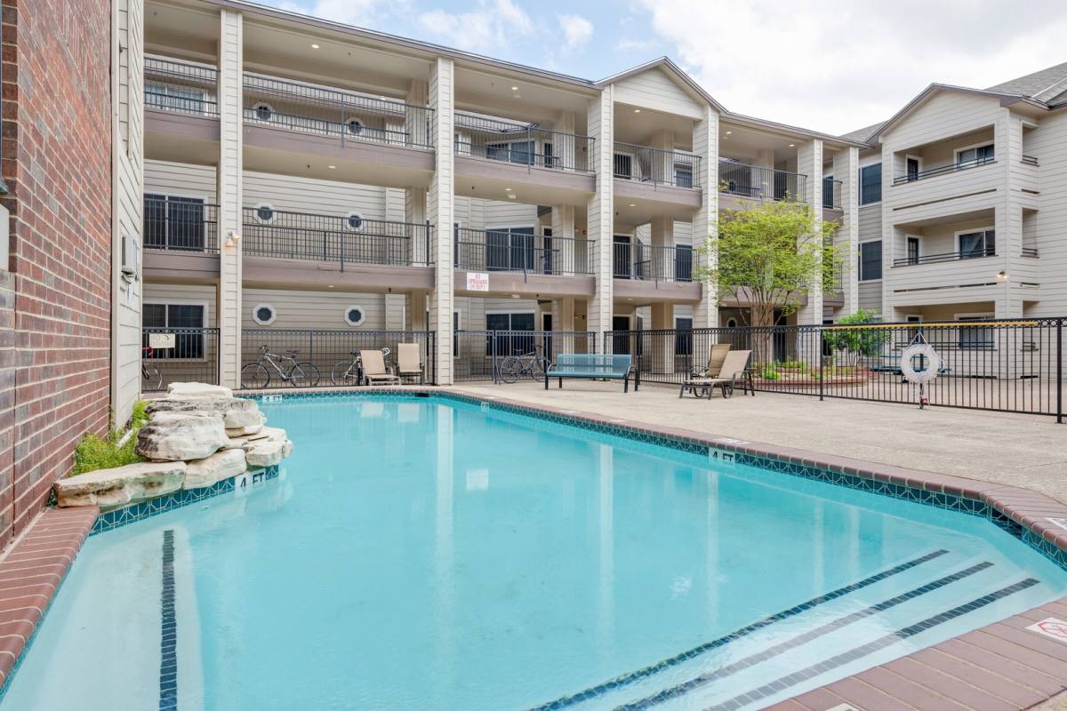 Apartment for rent at 501 W 26th St, Austin, TX 78705