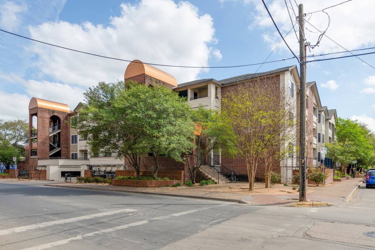 Apartment for rent at 501 W 26th St, Austin, TX 78705