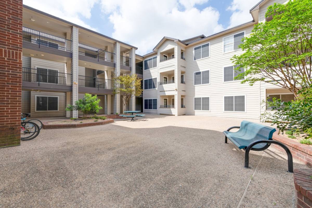 Apartment for rent at 501 W 26th St, Austin, TX 78705