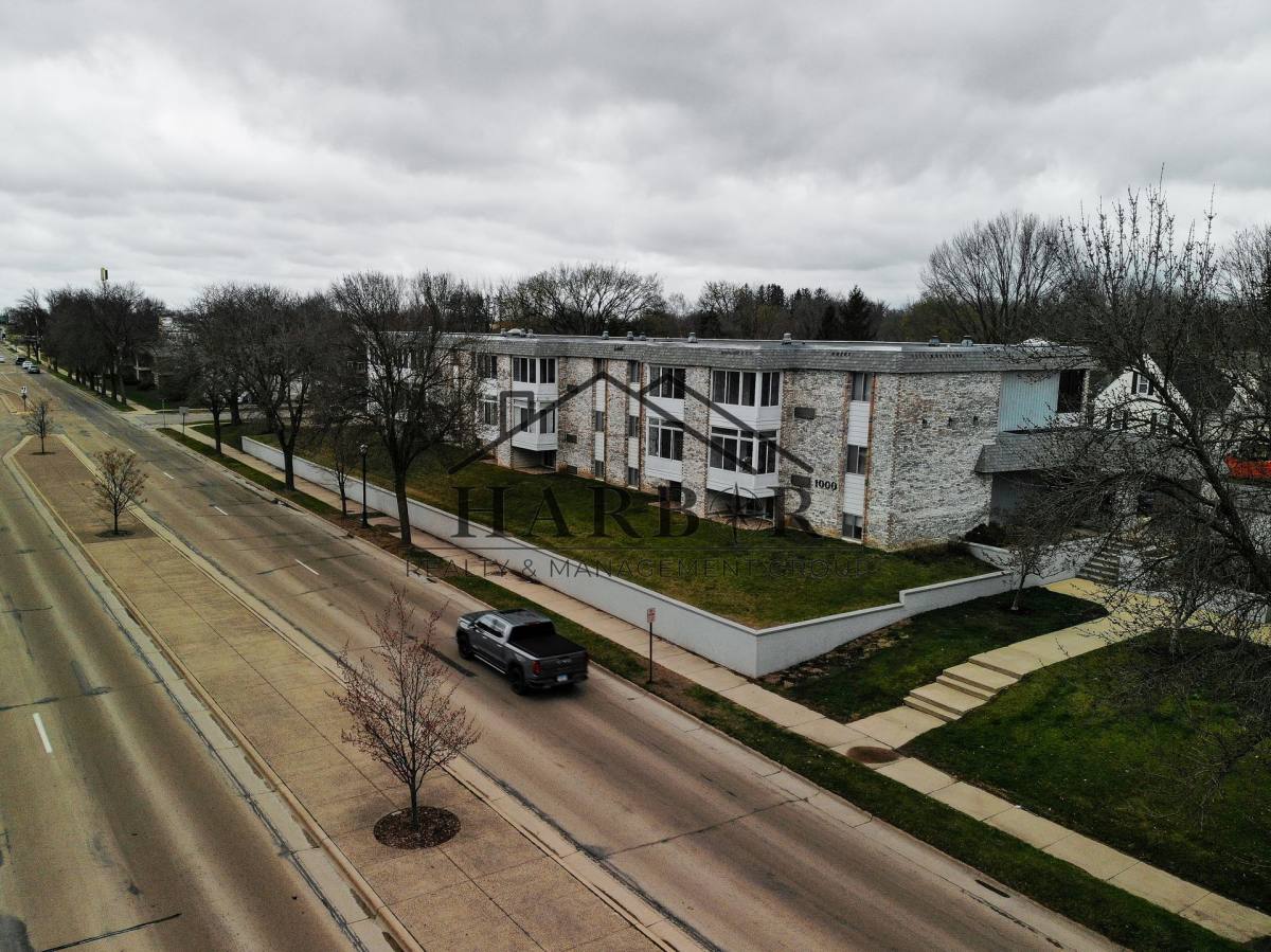 Apartment for rent at 900 14th St NW, Austin, MN 55912