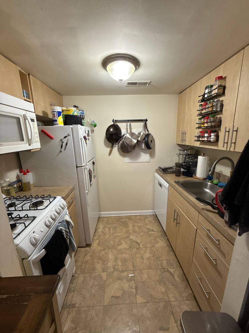 1720 Lombard St, Philadelphia, PA 19146 - Apartment for Rent - Image 4