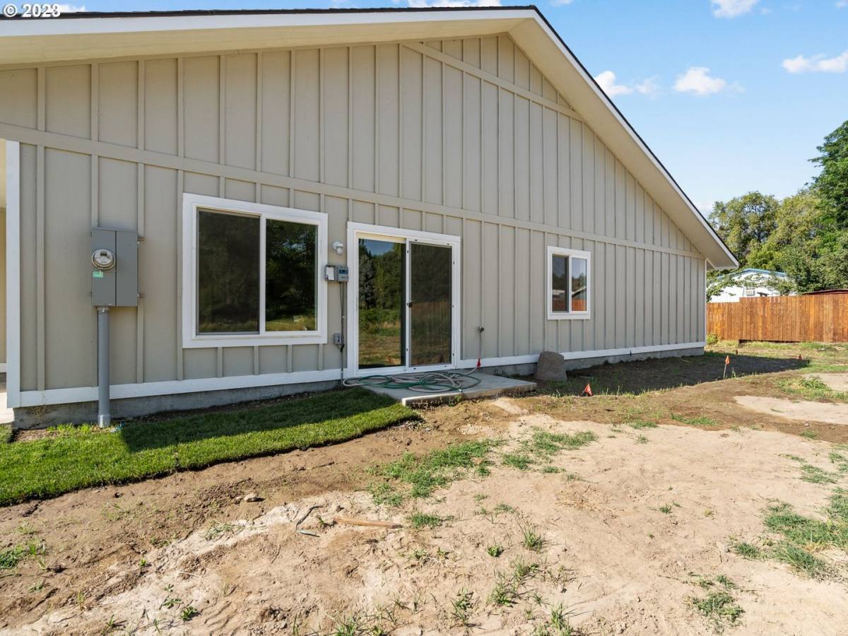 Apartment for rent at 600 N Earl St, Stanfield, OR 97875