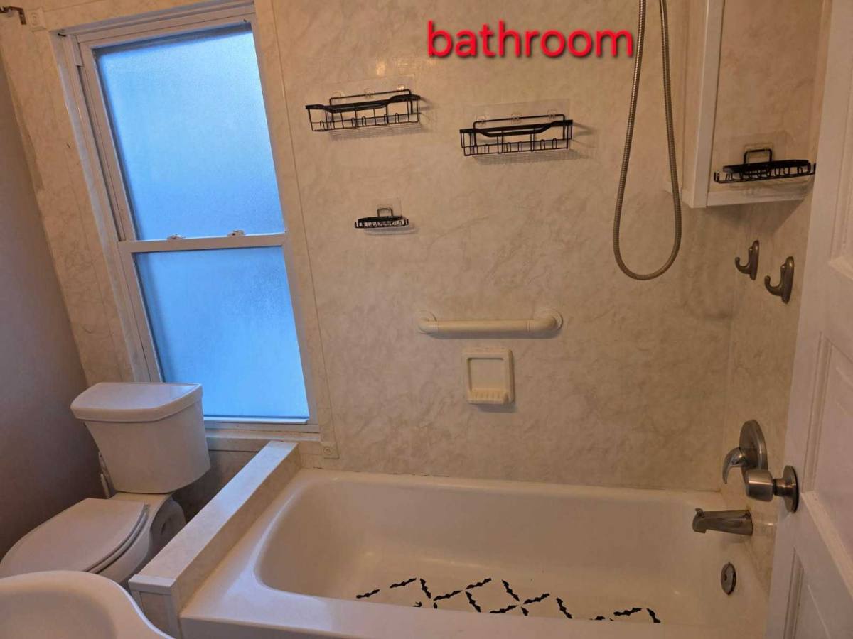 Apartment for rent at 1332 Poplar Place, Kalamazoo, MI 49001