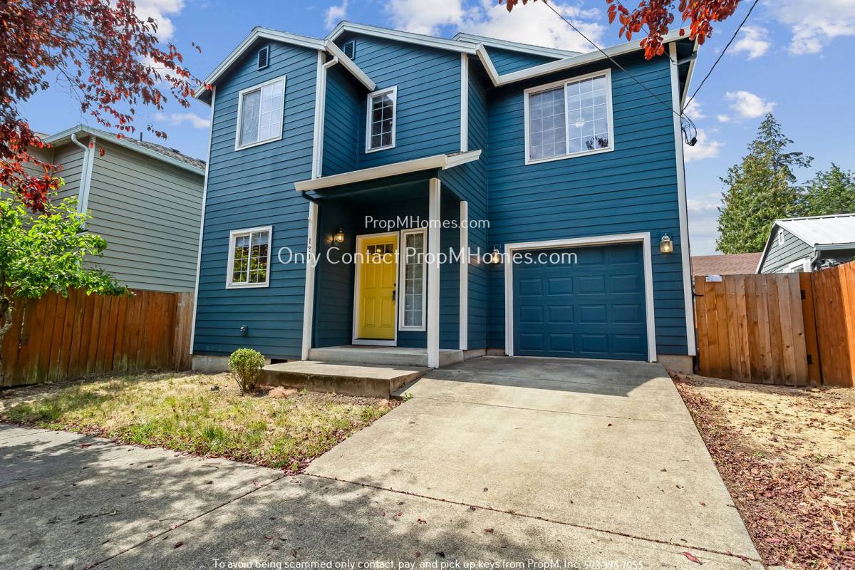 House for rent at 123 SE 119th Ave, Portland, OR 97216