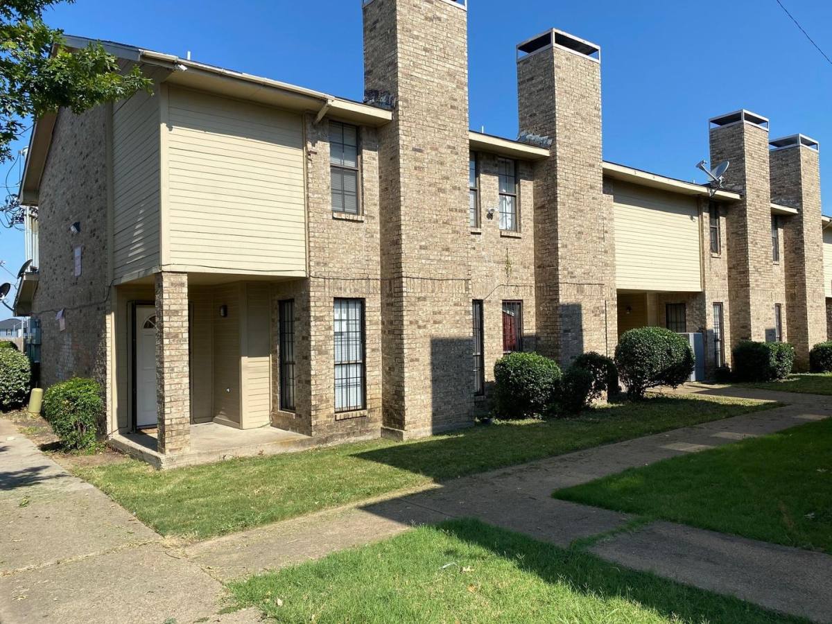 Apartment for rent at 8001C Rothington Rd, Dallas, TX 75227