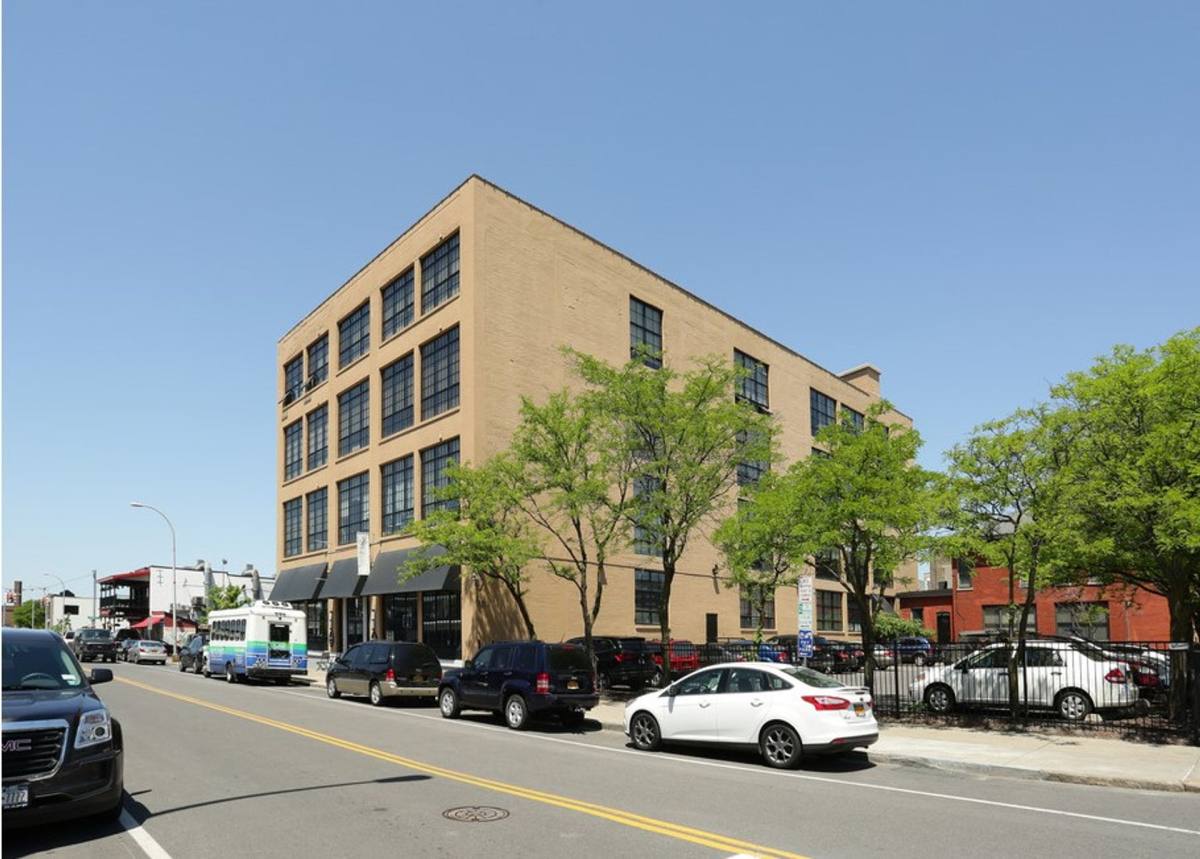Apartment for rent at 230 W Willow St, Syracuse, NY 13202