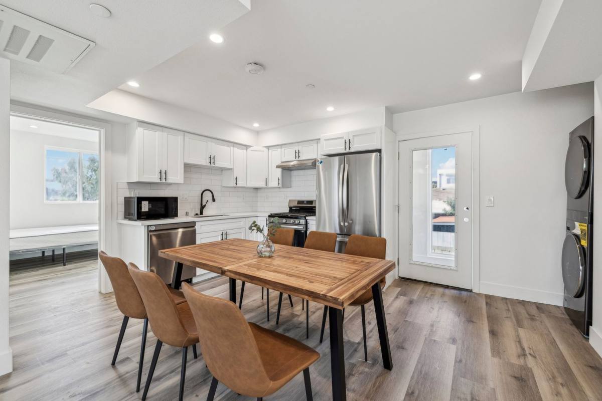Apartment for rent at 1348 W 35th St, Los Angeles, CA 90007