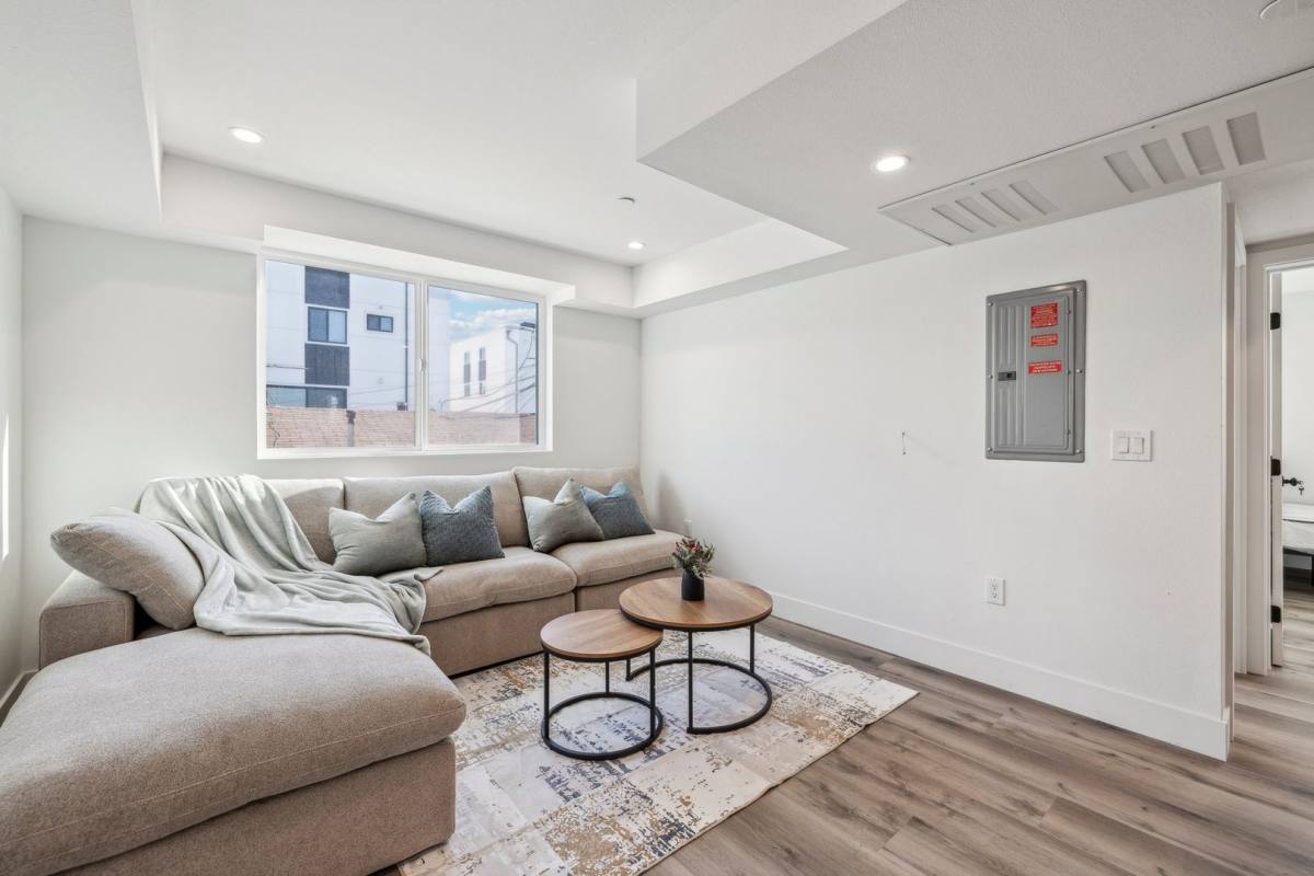 Apartment for rent at 1348 W 35th St, Los Angeles, CA 90007
